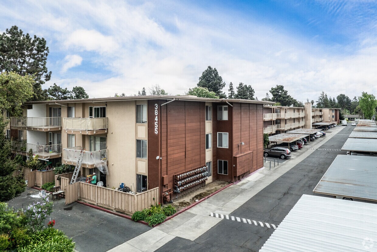 exterior - 38500-Unit 4 Paseo Padre Pky