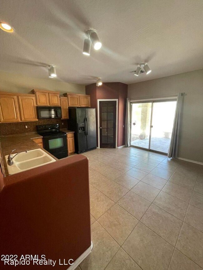 Foto del edificio - 5 br, 2.5 bath House - 5206 W. St Kateri Dr