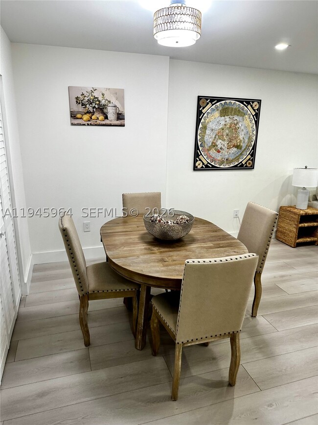 Foto del edificio - 400 Kings Point Dr