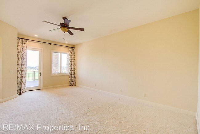Building Photo - 4215 Reserve Pt