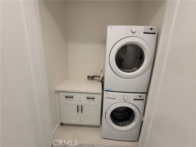 Foto del edificio - 19453 Strathern St