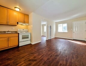 Building Photo - 2752 Kollmar Dr