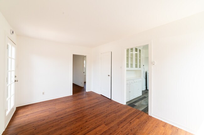 Foto del edificio - 2325 W 36th St
