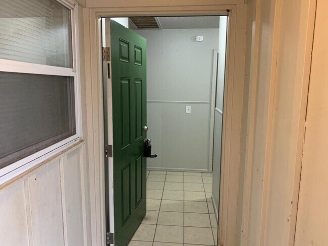 Photo - 713 NE 37th St House