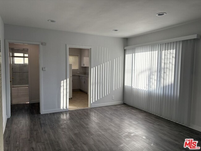 Foto del edificio - 6330 Orange St