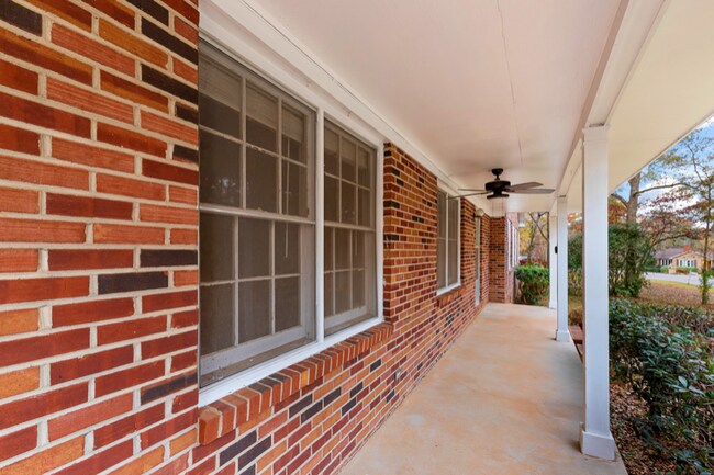 Foto del edificio - 311 Hillcrest Ct