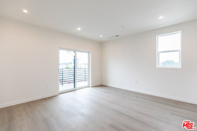 Foto del edificio - 1227 N Berendo St