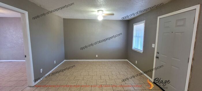 Building Photo - Spacious home
