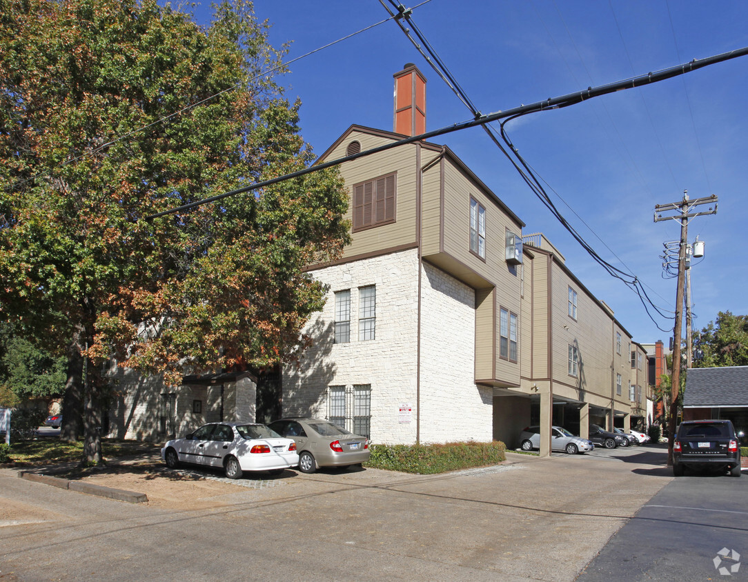 Primary Photo - Delphi Condominiums