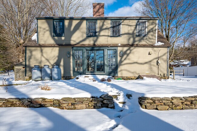 Building Photo - 69 E Rd