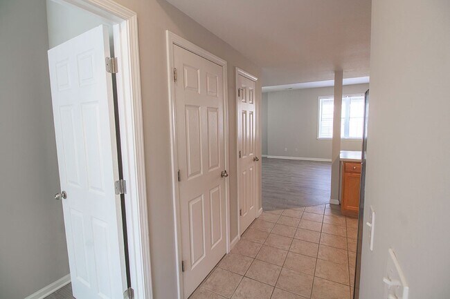 Foto del edificio - Beautiful 3 Bedroom Condo