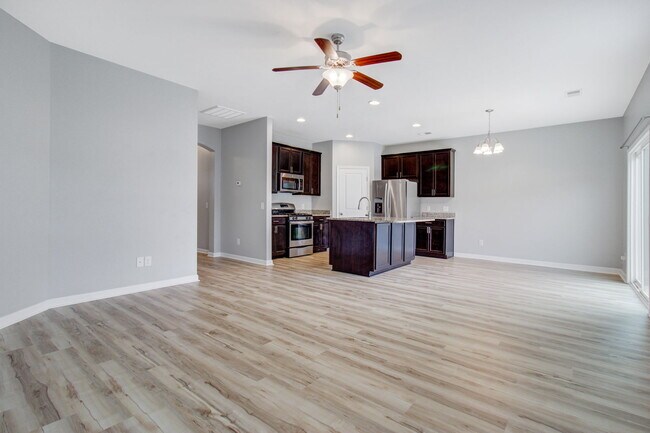 Foto del edificio - 403 War Admiral Ln