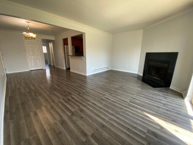 Building Photo - 509 Spruce Dr