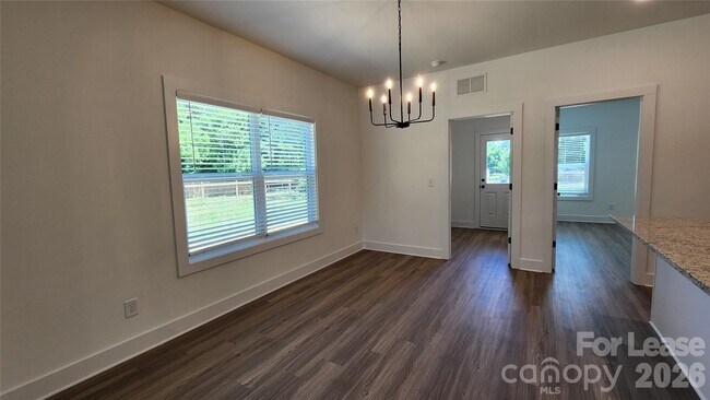 Foto del edificio - 1818 E Greenbriar Rd