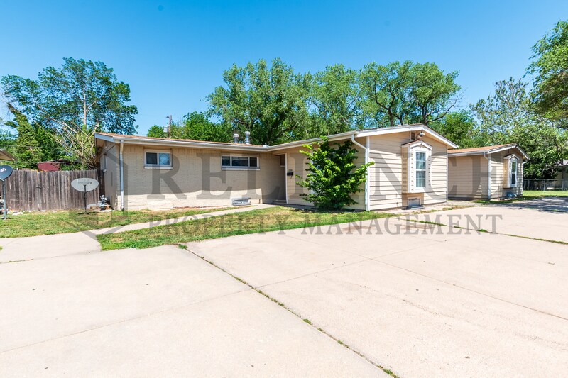 5108 E Pawnee St, Wichita, KS 67218 Condo for Rent in Wichita, KS