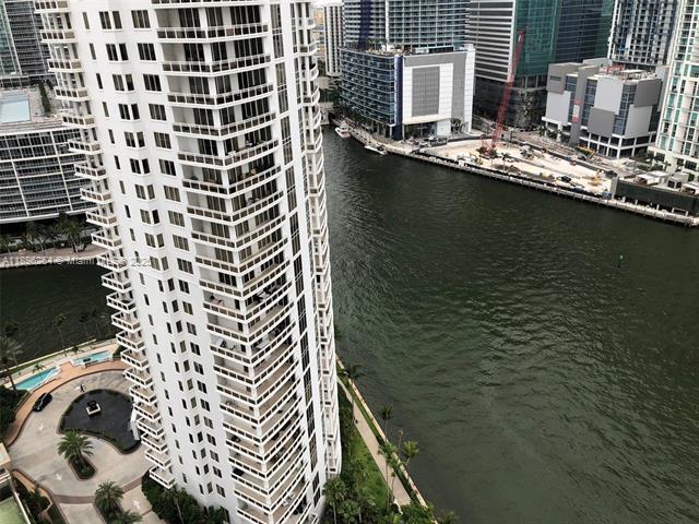 Foto del edificio - 900 Brickell Key Dr
