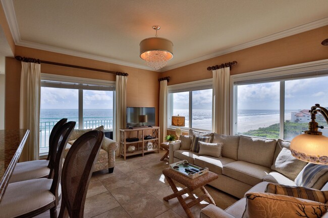 Foto del edificio - Oceanfront Condo 2 bed/ 2ba Beautifully De...