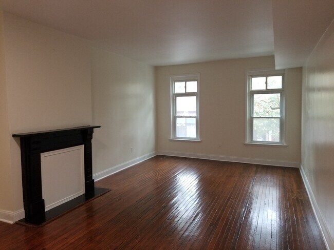 Foto del edificio - 1018 S Charles St