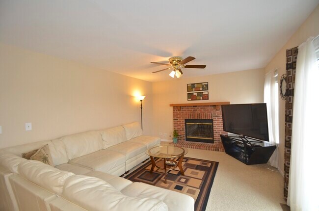 Building Photo - 6268 Eagle Ridge Dr