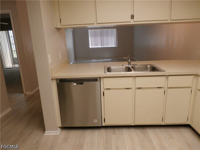 Building Photo - 11060 Caravel Cir