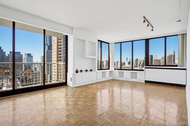 Foto del edificio - 4-74-74 48th Ave