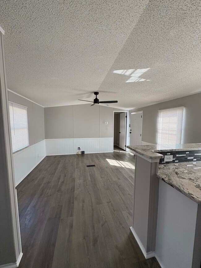 Foto del edificio - 129 Madison St SW