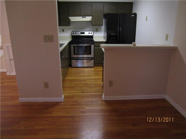 Building Photo - 1025 Saint Andrews Way