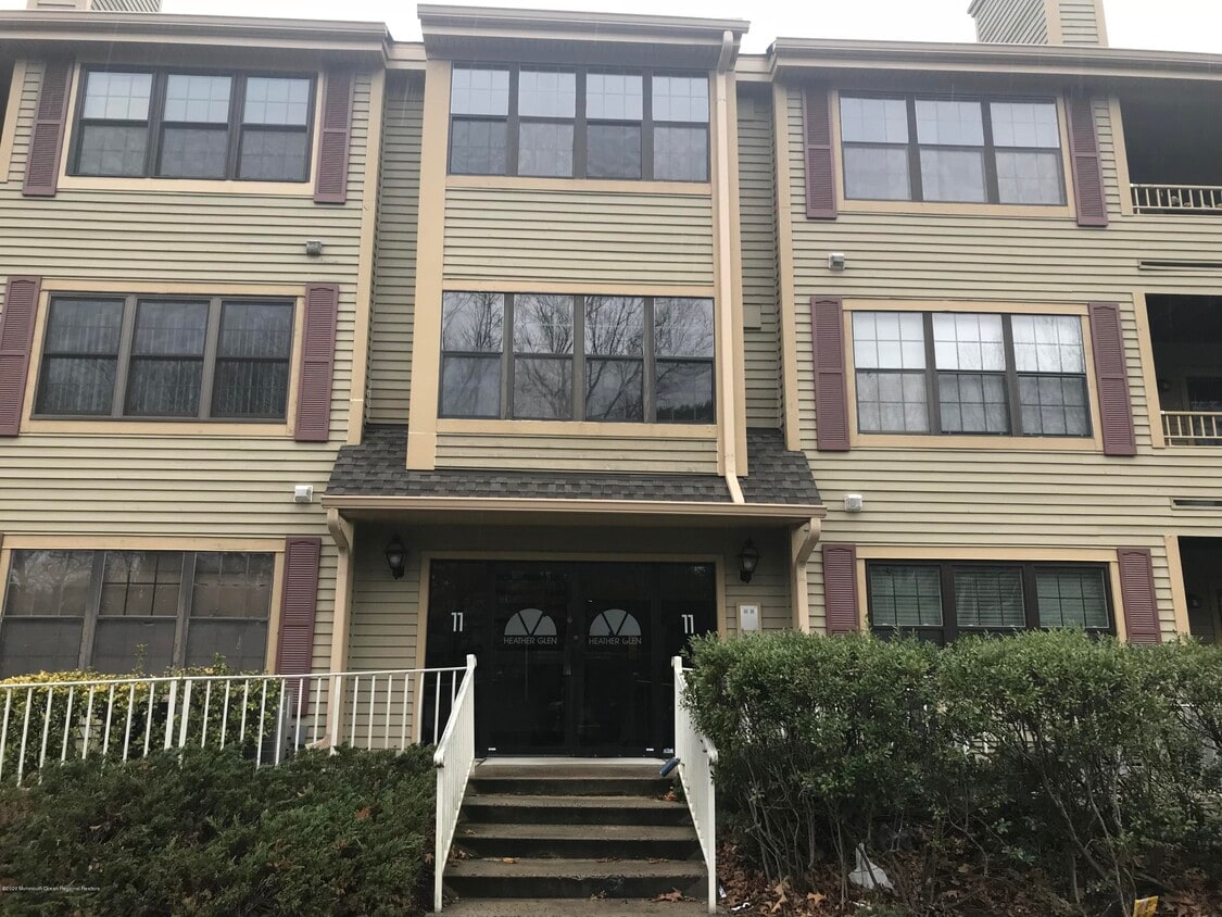 1102 Stoneridge Cir Unit 1102, Helmetta, NJ 08828 Condo for Rent in