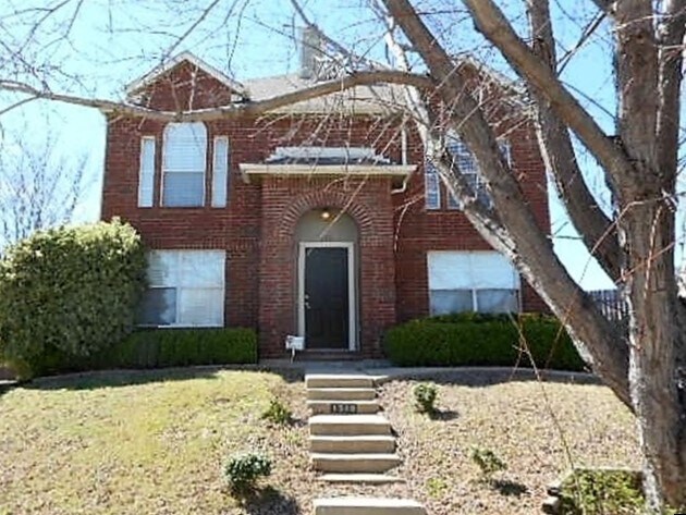Primary Photo - 1318 Creekview Drive