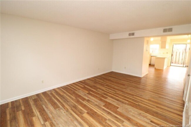 Foto del edificio - 1260 Donaldson Ct