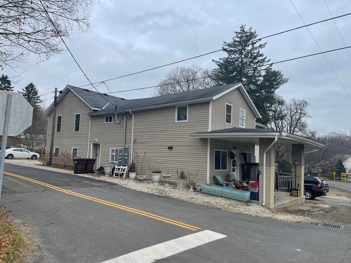 3376 Old Weymouth Rd Unit D, Medina, OH 44256 Apartments in Medina