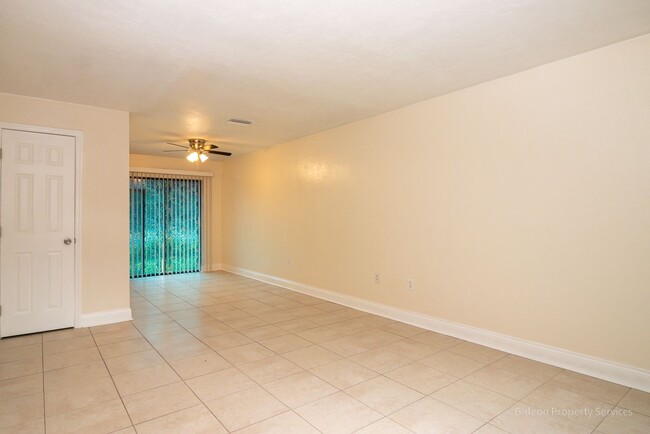 Building Photo - Cedar Ridge 717 A - D