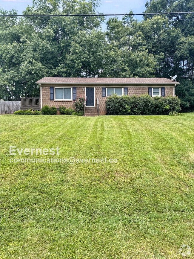 Building Photo - 323 Ridge Dr