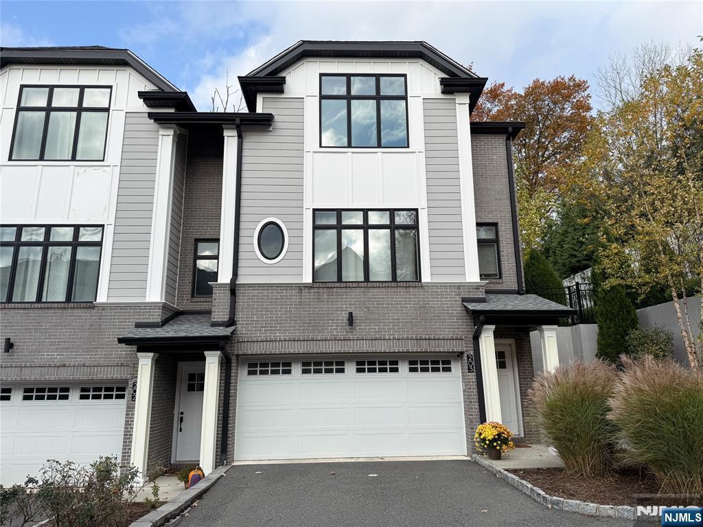 Foto principal - 555 Edgewater Ave