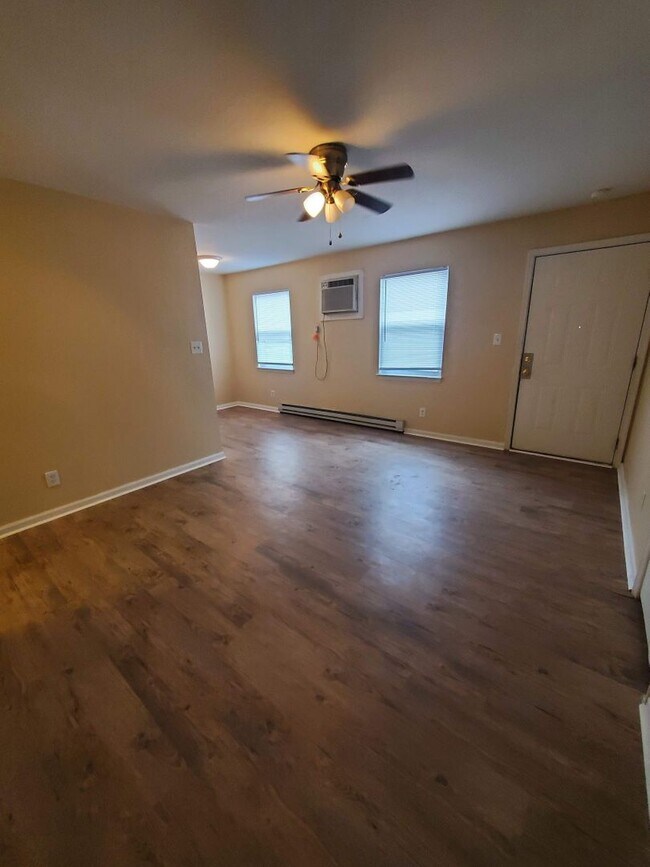 Foto del edificio - Must See Two Bedroom in Central Norfolk