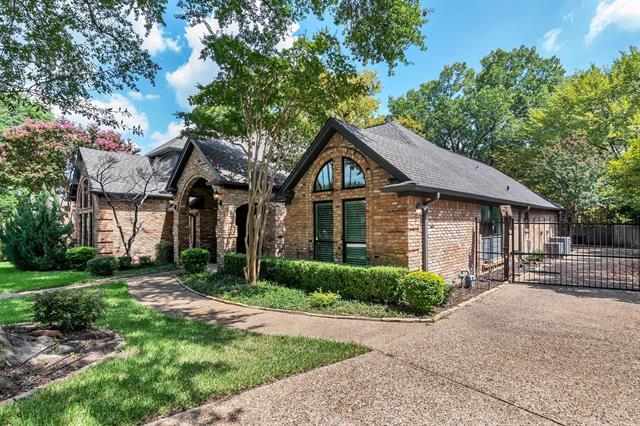 Building Photo - 4215 Green Meadow E