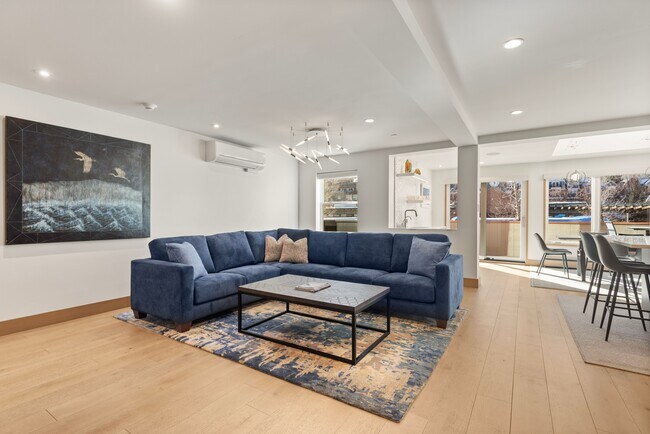 Foto del edificio - 447 E Cooper Ave