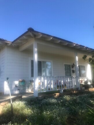 Building Photo - 8960 Camellia Ct