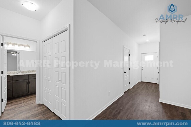 Foto del edificio - New 3 Bedroom Townhome In Duenweg!