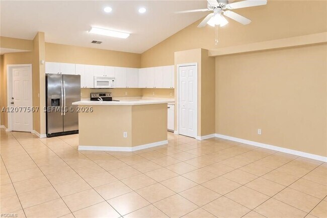Building Photo - 610 SW 47th St