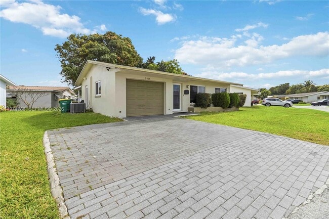 Foto del edificio - 5616 NW 48th Way