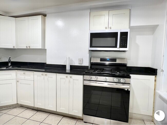 Building Photo - 848 Huntington Ave