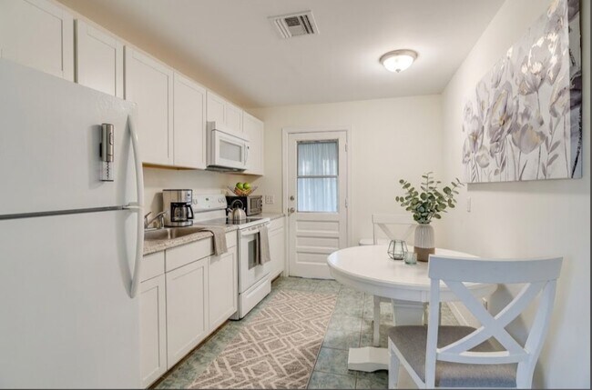 Foto del edificio - 1675 Highland Ave