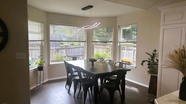 Foto del edificio - Great 3 Bedroom 2 Bath House!