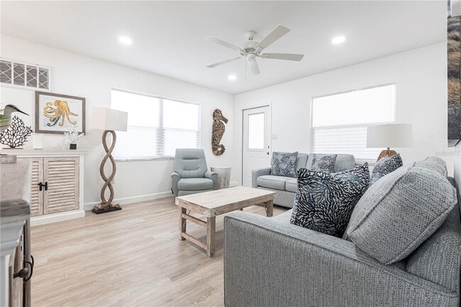 Building Photo - 6020 Midnight Pass Rd