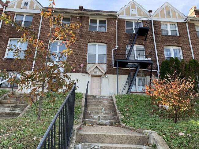 Foto del edificio - 3500 16th St NW