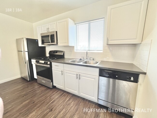 Building Photo - 140 N Hoover St