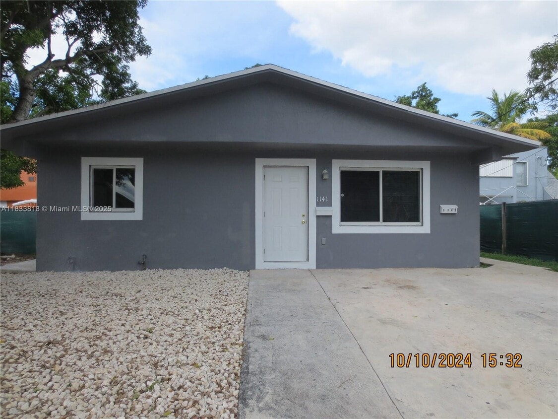 Primary Photo - 1141 NW 30th St