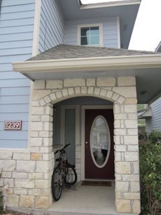 END OF JULY 2025 PRE-LEASE! Spacious 3 Be... - END OF JULY 2025 PRE-LEASE!  Spacious 3 Be...