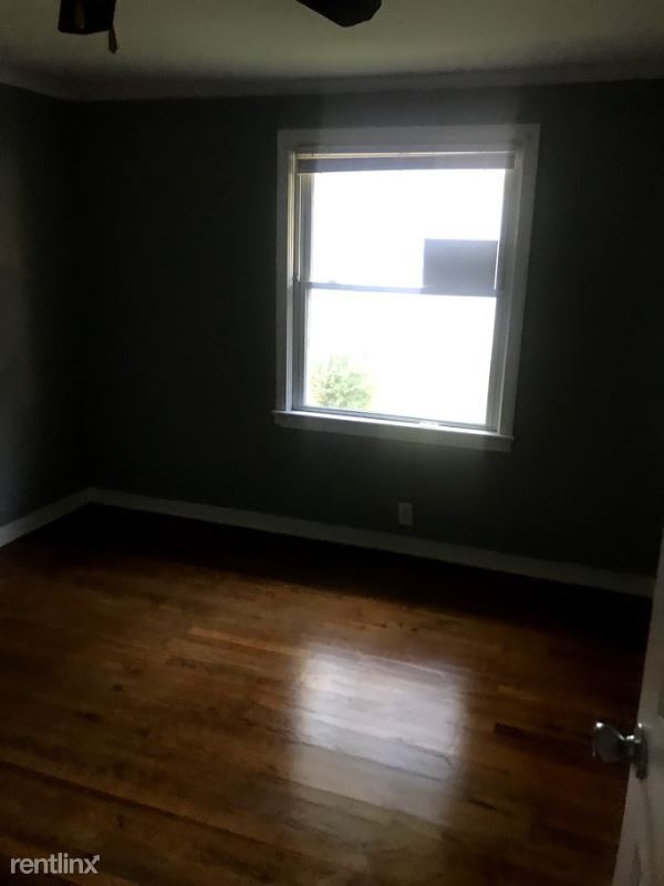 Building Photo - 3 br, 1 bath House - 713 Sunset Drive